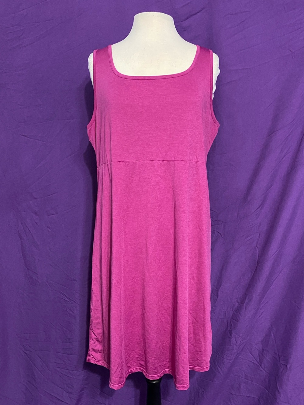 Arctic Cool Casual Scoop Neck Tank Dress in Fuchsia. Size 2XL.